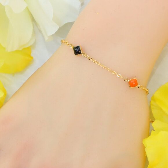 Minimalist Bracelet, Sleek & Modern Design, Women’s Fashion, YC110336-B - Picture 4 of 10